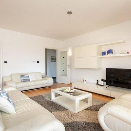 Apartment Natali Punat- Free Parking On Premises ภายนอก รูปภาพ