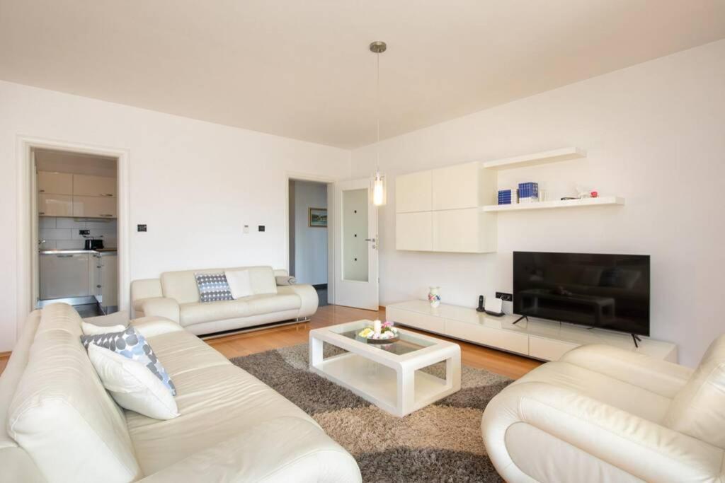 Apartment Natali Punat- Free Parking On Premises ภายนอก รูปภาพ