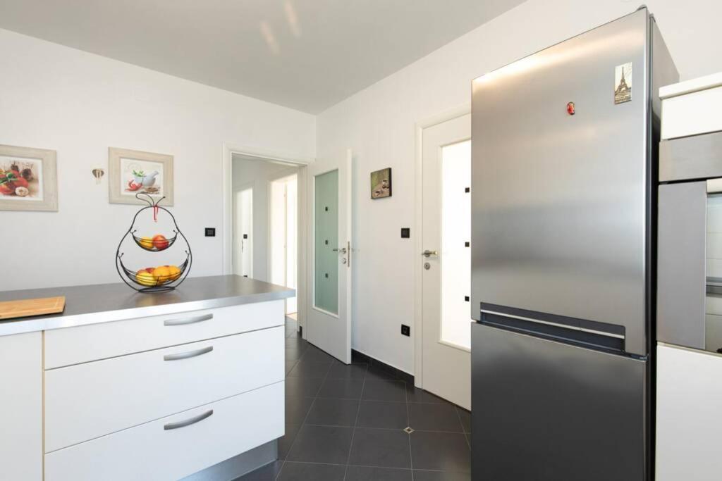 Apartment Natali Punat- Free Parking On Premises ภายนอก รูปภาพ