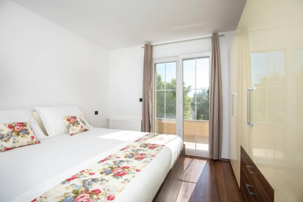 Apartment Natali Punat- Free Parking On Premises ภายนอก รูปภาพ